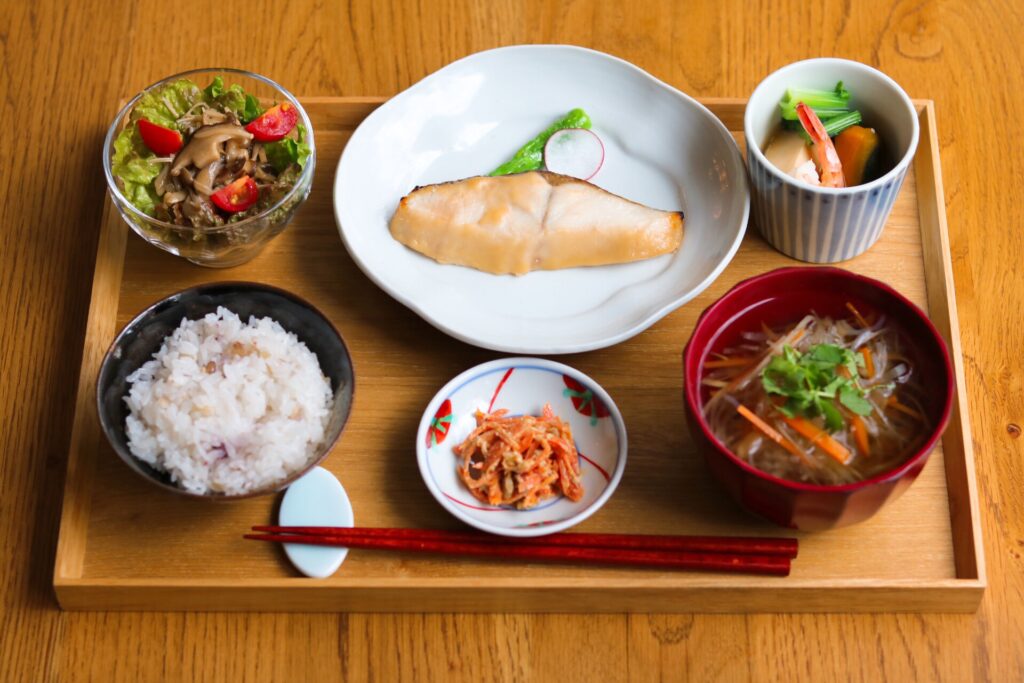 たんぱく質を含むバランスの良い朝食