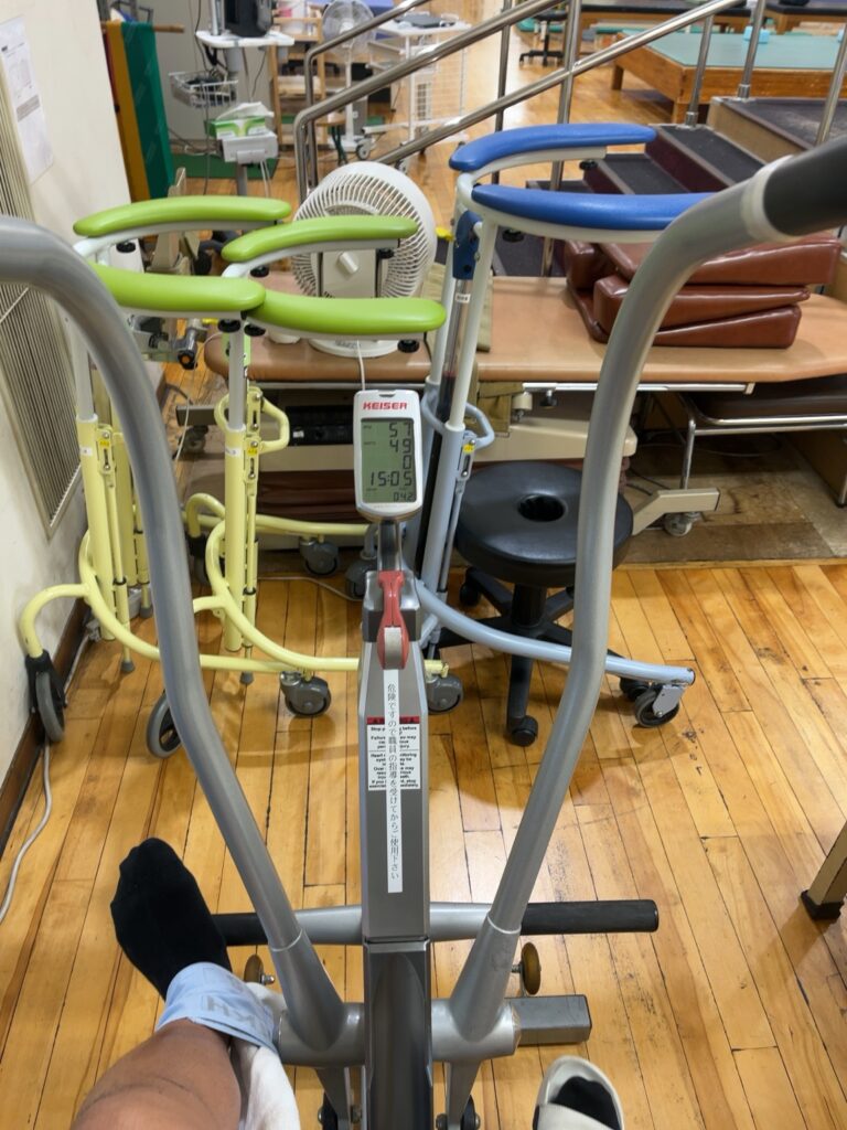 ACL術後13日目のリハビリ（有酸素運動・リカンベントバイクを使用）